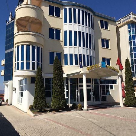 Hotel Apollonia Pristina Eksteriør bilde