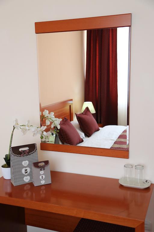 Hotel Apollonia Pristina Rom bilde