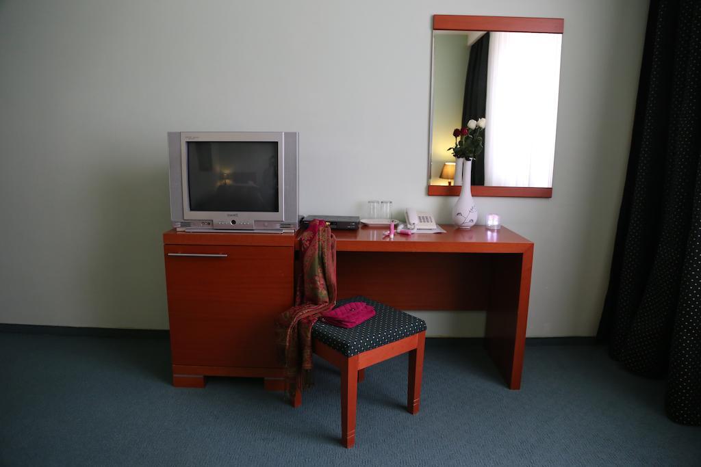 Hotel Apollonia Pristina Rom bilde