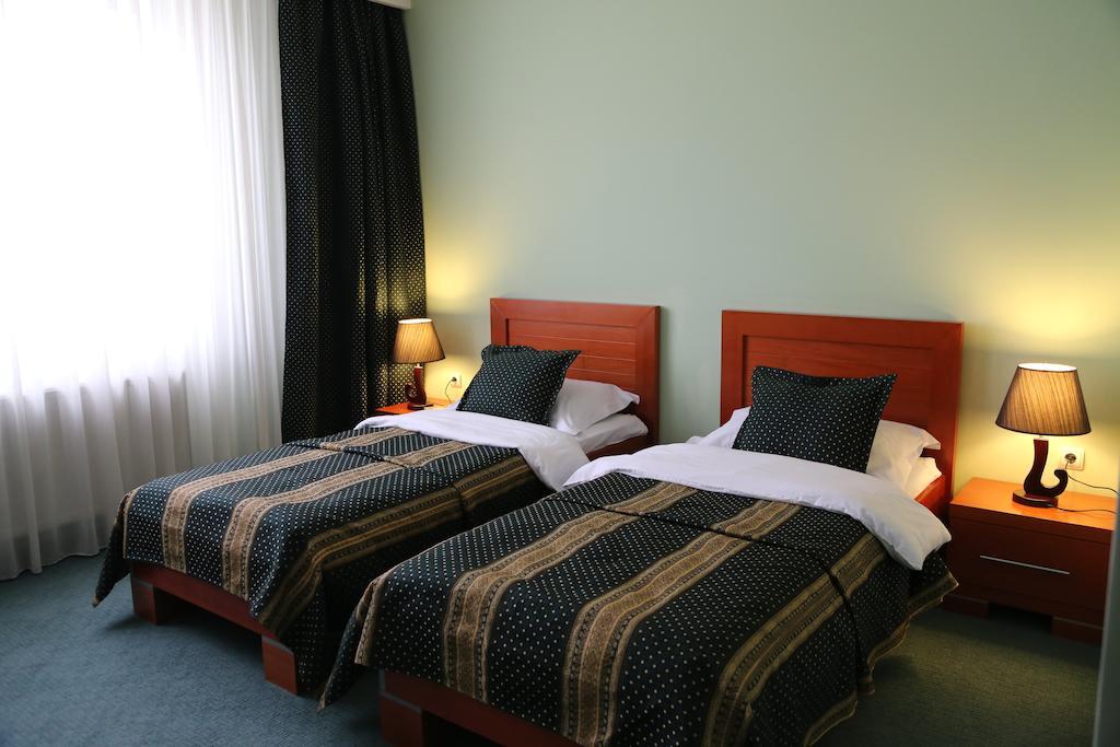 Hotel Apollonia Pristina Rom bilde