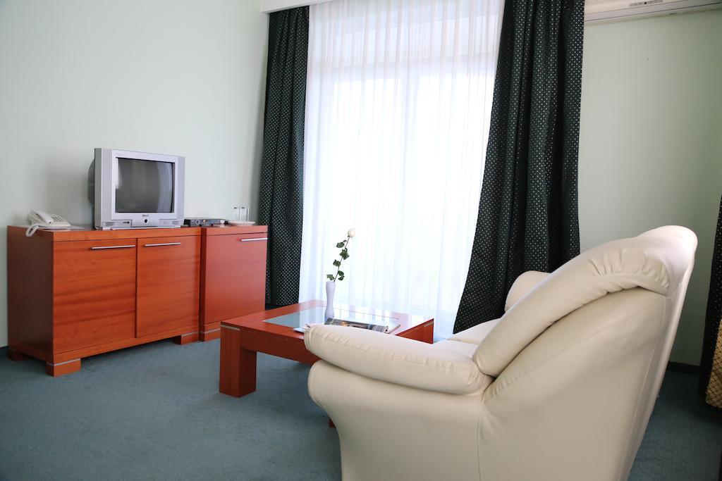 Hotel Apollonia Pristina Rom bilde