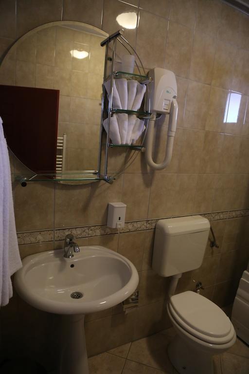 Hotel Apollonia Pristina Eksteriør bilde